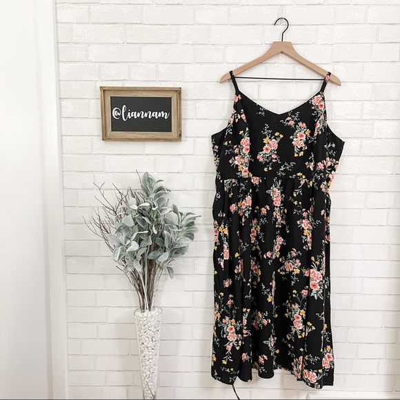 Old Navy Dresses & Skirts - Old Navy New Black Floral Cami Midi Dress